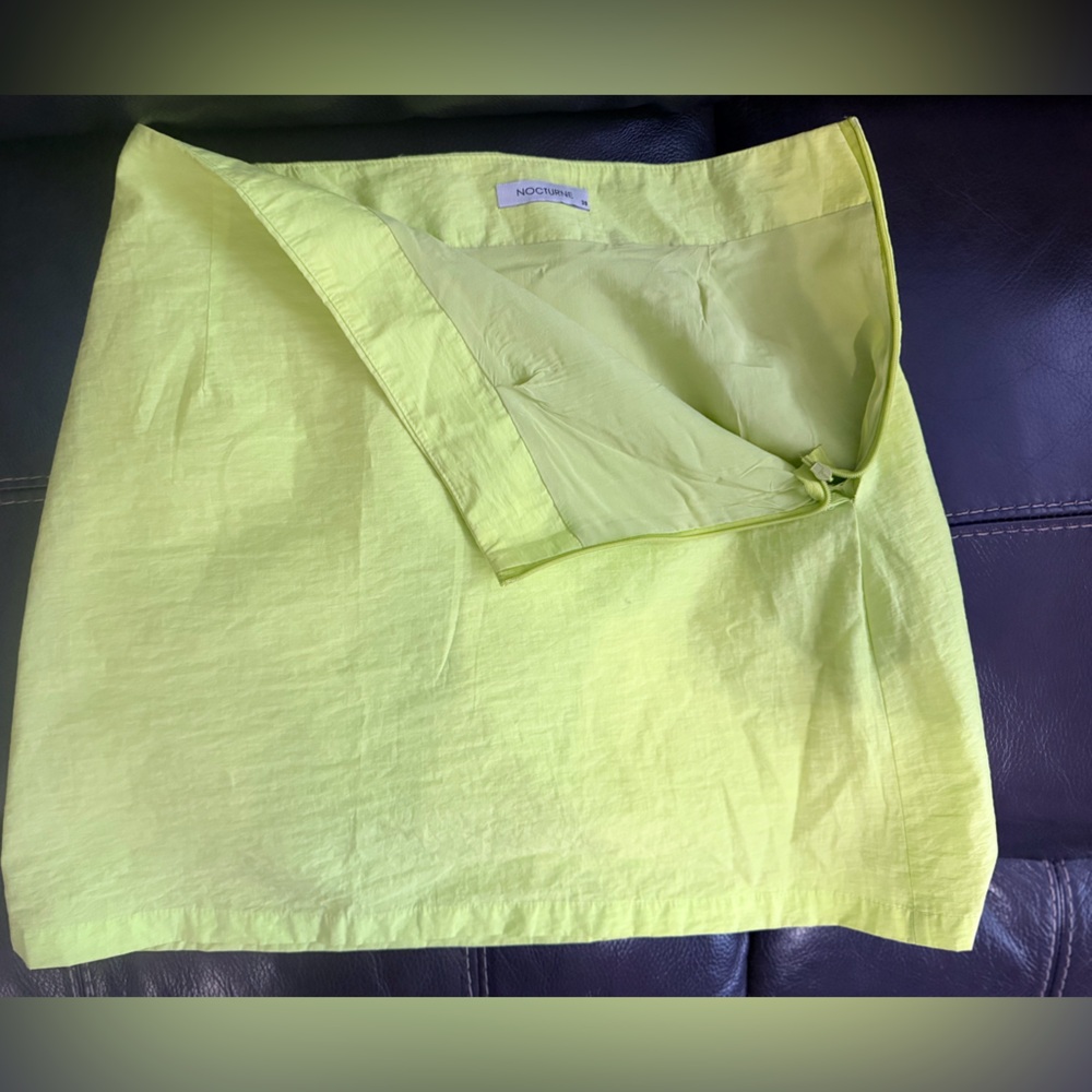 Nocturne | euc size 38 |  neon  Yellow green Mini Skirt. Retro, see description